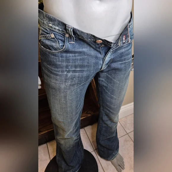 Rock & Republic Faded Blue Denim Jeans - Picture 5 of 15